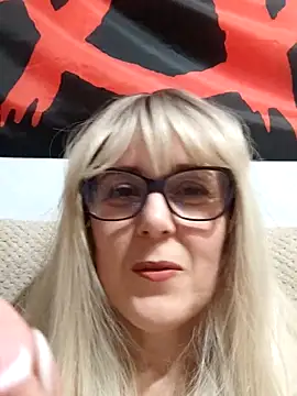 Amelialove42 online show from November 23, 2025, 4:29 pm