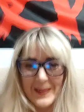 Amelialove42 online show from November 25, 2025, 7:47 pm