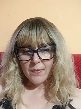 Amelialove42 online show from June 27, 2026, 5:40 pm