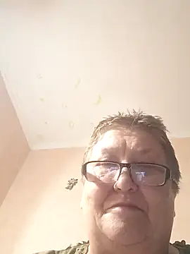 Snapshot of Katherine735 chatting on February 15, 2026, 9:55 pm Katherine735 online show from February 15, 2026, 9:55 pm