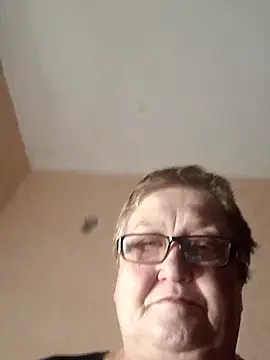 Snapshot of Katherine735 chatting on February 19, 2026, 9:44 pm Katherine735 online show from February 19, 2026, 9:44 pm