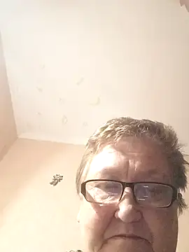 Snapshot of Katherine735 chatting on February 28, 2026, 10:33 pm Katherine735 online show from February 28, 2026, 10:33 pm