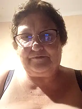 Snapshot of Katherine735 chatting on July 1, 2026, 8:52 pm Katherine735 online show from July 1, 2026, 8:52 pm