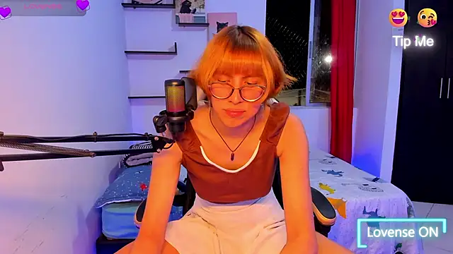 Snapshot of LolyCore_X chatting on October 22, 2025, 1:06 am LolyCore X online show from October 22, 2025, 1:06 am