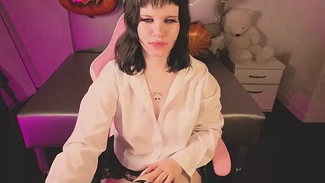 Snapshot of MaqueenWinsor chatting on October 26, 2025, 5:30 pm MaqueenWinsor online show from October 26, 2025, 5:30 pm