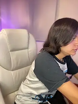 Snapshot of Ninfa_pink chatting on October 30, 2025, 7:47 pm Ninfa pink online show from October 30, 2025, 7:47 pm