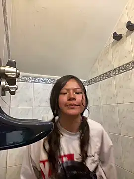 Ninfa pink online show from November 25, 2025, 5:13 pm