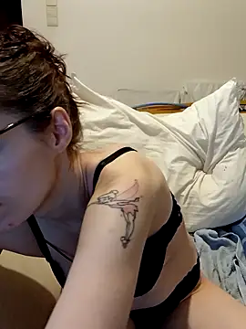 labellerose online show from January 18, 2026, 6:01 pm