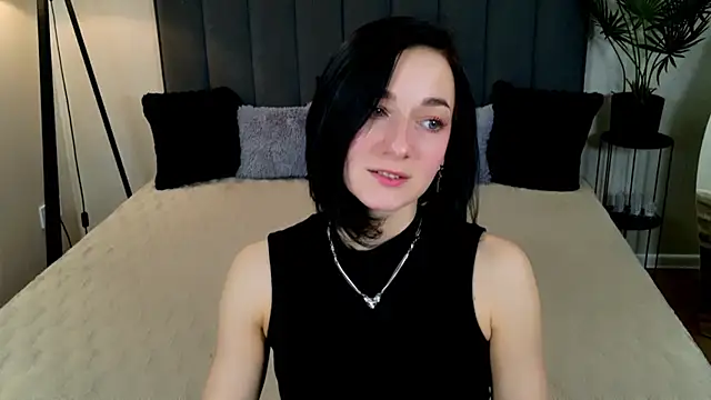 Snapshot of BaileeLynn chatting on May 6, 2026, 12:21 pm BaileeLynn online show from May 6, 2026, 12:21 pm