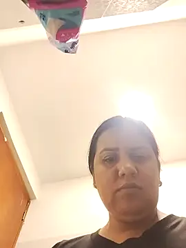 Snapshot of Candy-Samanthy chatting on October 29, 2025, 4:37 am Candy-Samanthy online show from October 29, 2025, 4:37 am