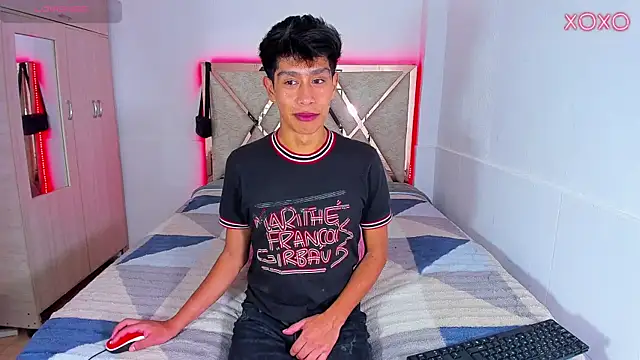 Snapshot of Jacovo2002 chatting on October 15, 2025, 1:28 am Jacovo2002 online show from October 15, 2025, 1:28 am