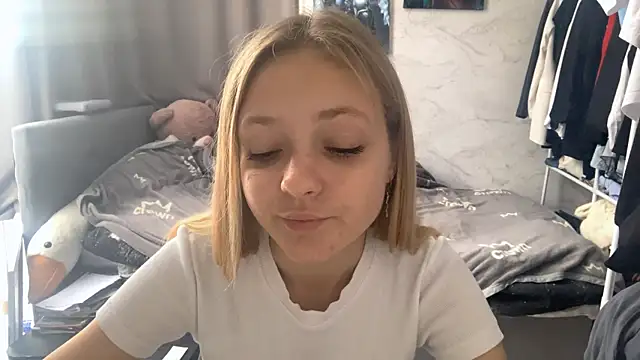 Snapshot of _petaI chatting on October 13, 2025, 7:52 am petaI online show from October 13, 2025, 7:52 am