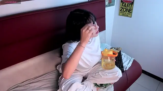 Snapshot of bubble__angel__ chatting on November 12, 2025, 11:32 am bubble angel online show from November 12, 2025, 11:32 am