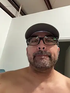 Snapshot of Fun_Time_Ron_2 chatting on October 15, 2025, 4:40 pm Fun Time Ron 2 online show from October 15, 2025, 4:40 pm