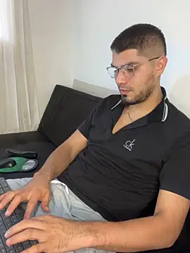 Snapshot of mirallesandbig chatting on October 27, 2025, 9:41 pm mirallesandbig online show from October 27, 2025, 9:41 pm