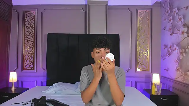 DirtyMike69  online show from November 9, 2025, 12:20 am