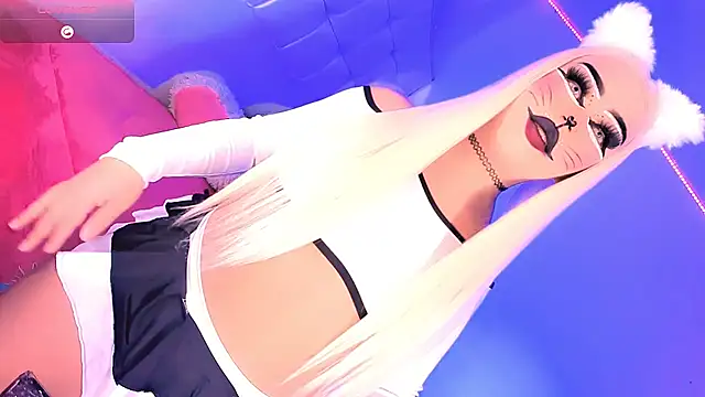 Emmaa kuynn online show from October 31, 2025, 7:26 pm