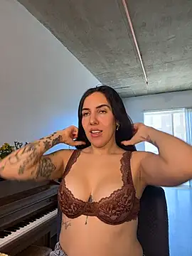 Lolathebaddie online show from February 26, 2026, 5:45 pm