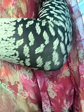 Snapshot of rasmi_powar chatting on November 7, 2025, 2:44 am rasmi powar online show from November 7, 2025, 2:44 am