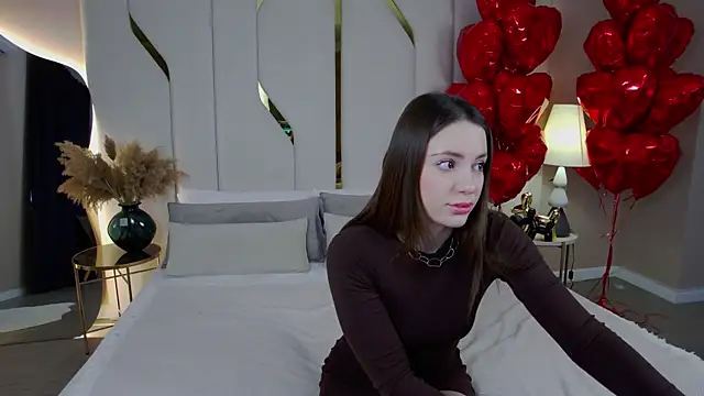 JulliRoss online show from February 19, 2026, 4:52 am