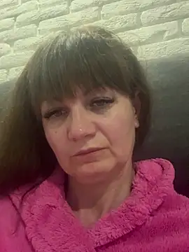 Butterfly8385 online show from May 17, 2026, 7:43 pm
