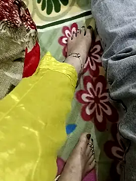 Snapshot of HOT-CPL-11 chatting on November 12, 2025, 5:57 pm HOT-CPL-11 online show from November 12, 2025, 5:57 pm