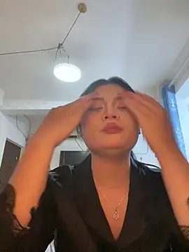 lan-xinh1 online show from October 21, 2025, 5:08 am