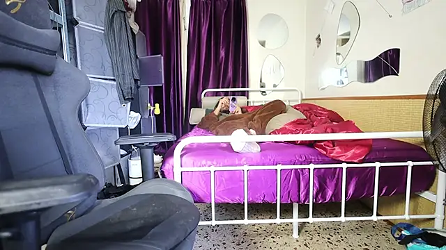 maddy kinky online show from October 12, 2025, 1:21 pm