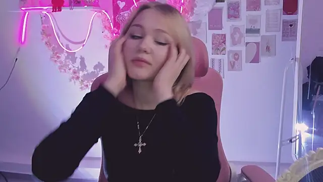 SweetCutie19 online show from November 5, 2025, 12:54 am