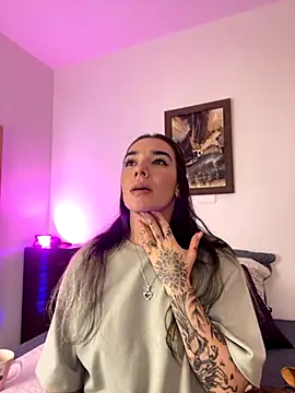  Emily Sands  online show from October 27, 2025, 11:20 pm