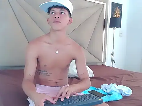 Snapshot of Owen_valentin chatting on October 24, 2025, 7:54 pm Owen valentin online show from October 24, 2025, 7:54 pm