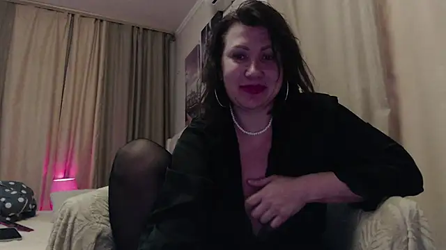 Snapshot of Ambika_beauty chatting on December 3, 2025, 1:53 pm Ambika beauty online show from December 3, 2025, 1:53 pm