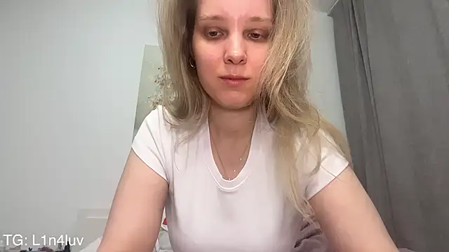 AIicaparkerc online show from April 21, 2026, 1:18 am