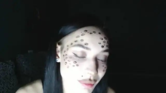 Snapshot of Daphne_Darkthorn chatting on October 31, 2025, 4:41 pm Daphne Darkthorn online show from October 31, 2025, 4:41 pm