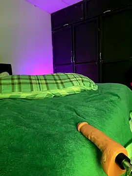 Im Camii online show from December 1, 2025, 8:25 pm