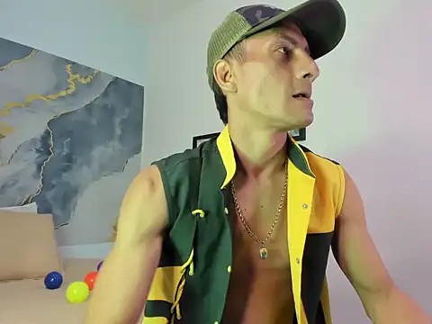 latin crissex online show from November 7, 2025, 11:54 am