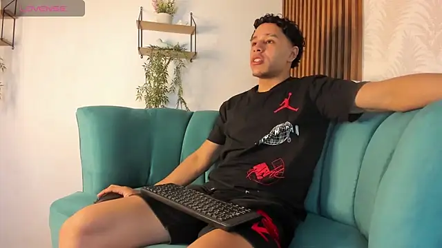 Adrian Volt online show from December 18, 2025, 3:12 am