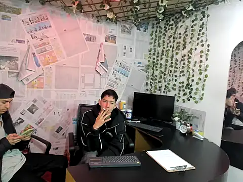 Snapshot of heyy_noah11 chatting on June 20, 2026, 1:14 pm heyy noah11 online show from June 20, 2026, 1:14 pm