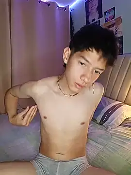 Snapshot of heyy_noah11 chatting on July 14, 2026, 2:05 am heyy noah11 online show from July 14, 2026, 2:05 am