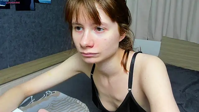 Snapshot of EvelynJin_ chatting on October 19, 2025, 4:18 pm EvelynJin online show from October 19, 2025, 4:18 pm