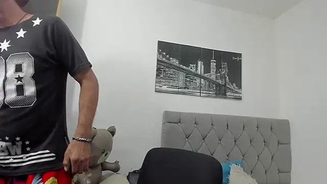 Sofi And Santy online show from March 1, 2026, 11:18 pm