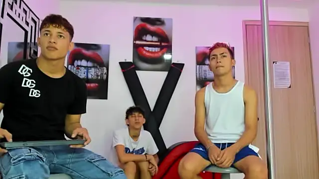 Snapshot of EMPIRE_BOYS1 chatting on October 18, 2025, 7:25 pm EMPIRE BOYS1 online show from October 18, 2025, 7:25 pm