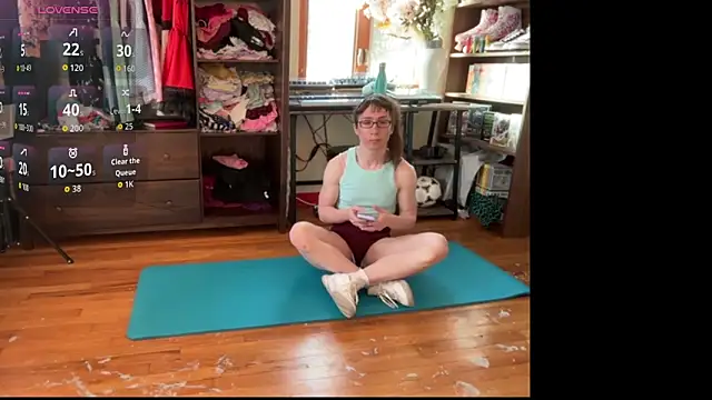 Snapshot of MaxieTop chatting on October 18, 2025, 8:31 pm MaxieTop online show from October 18, 2025, 8:31 pm