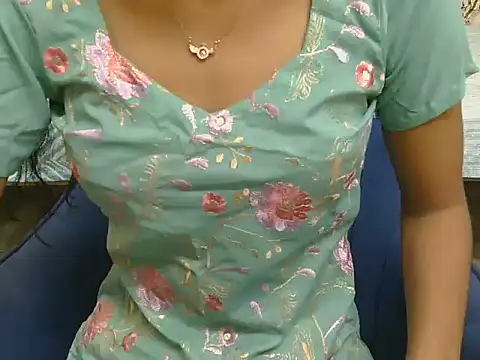 Snapshot of hii_tanisha chatting on October 22, 2025, 5:19 am hii tanisha online show from October 22, 2025, 5:19 am