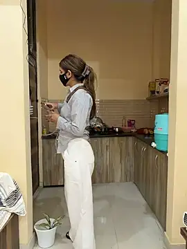 deepikaa aroraa online show from February 23, 2026, 10:23 am