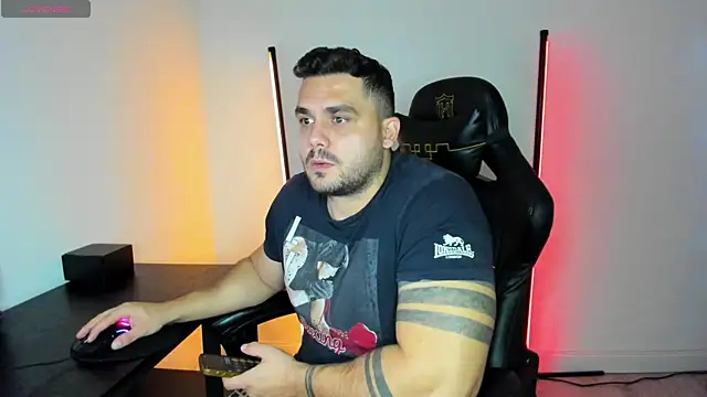 Snapshot of Danielbateson chatting on October 16, 2025, 11:33 am Danielbateson online show from October 16, 2025, 11:33 am