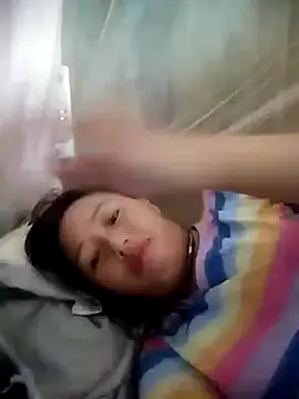 Snapshot of Yanmey chatting on October 15, 2025, 9:04 pm Yanmey online show from October 15, 2025, 9:04 pm