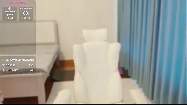 yiyi 3523 online show from February 25, 2026, 3:05 am