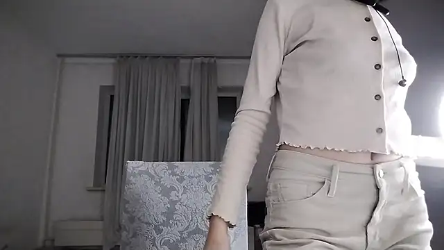 Lyndasilk online show from November 19, 2025, 3:12 pm