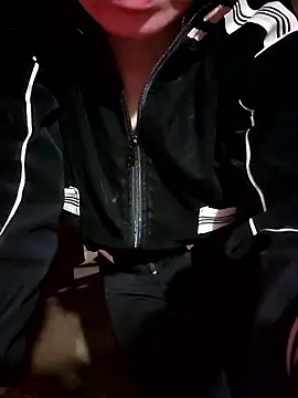 LeanaLy online show from December 16, 2025, 12:32 pm